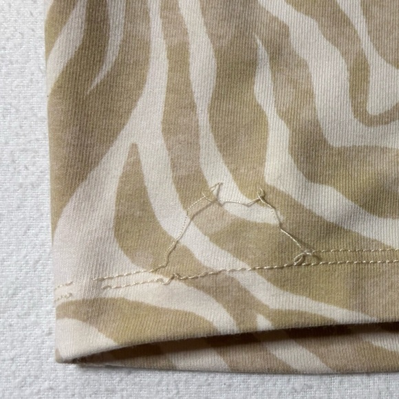 Old Navy Active Zebra Print Extra High Rise Biker Shorts Size Small - Picture 8 of 9